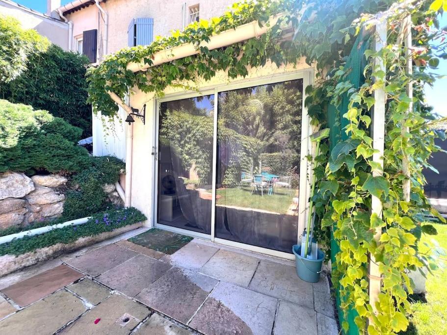 Apartmán Le Jardin De Mae Bouc-Bel-Air Exteriér fotografie