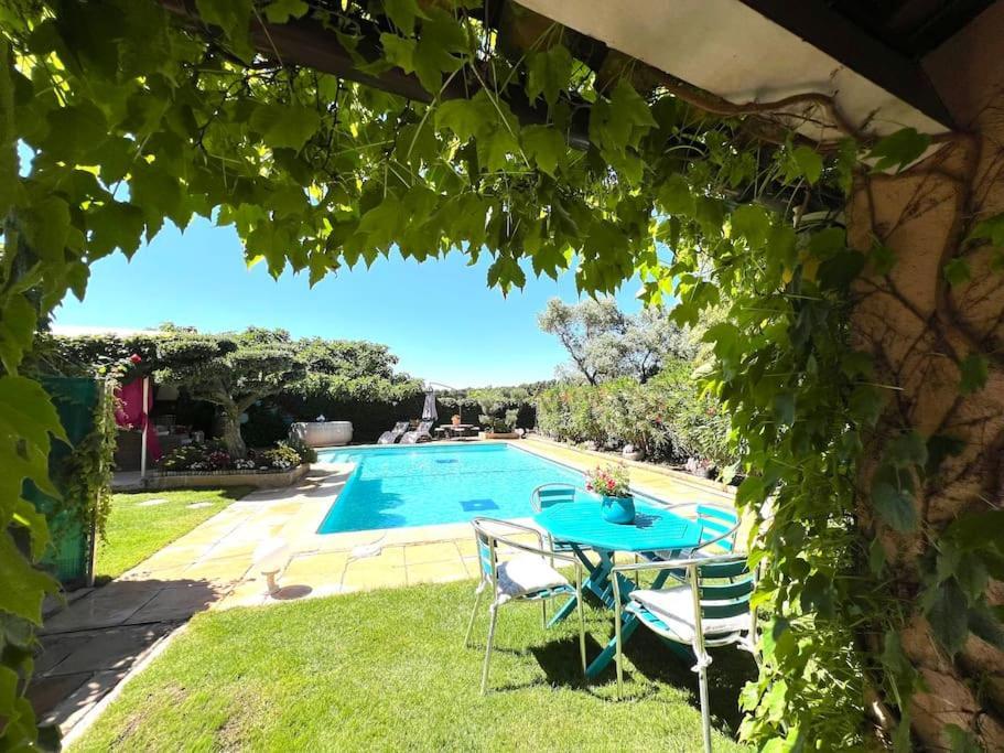 Apartmán Le Jardin De Mae Bouc-Bel-Air Exteriér fotografie