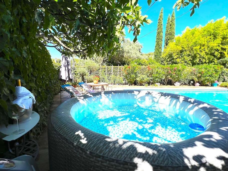 Apartmán Le Jardin De Mae Bouc-Bel-Air Exteriér fotografie
